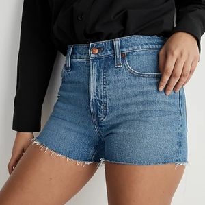 Madewell curvy high rise denim shorts size 25